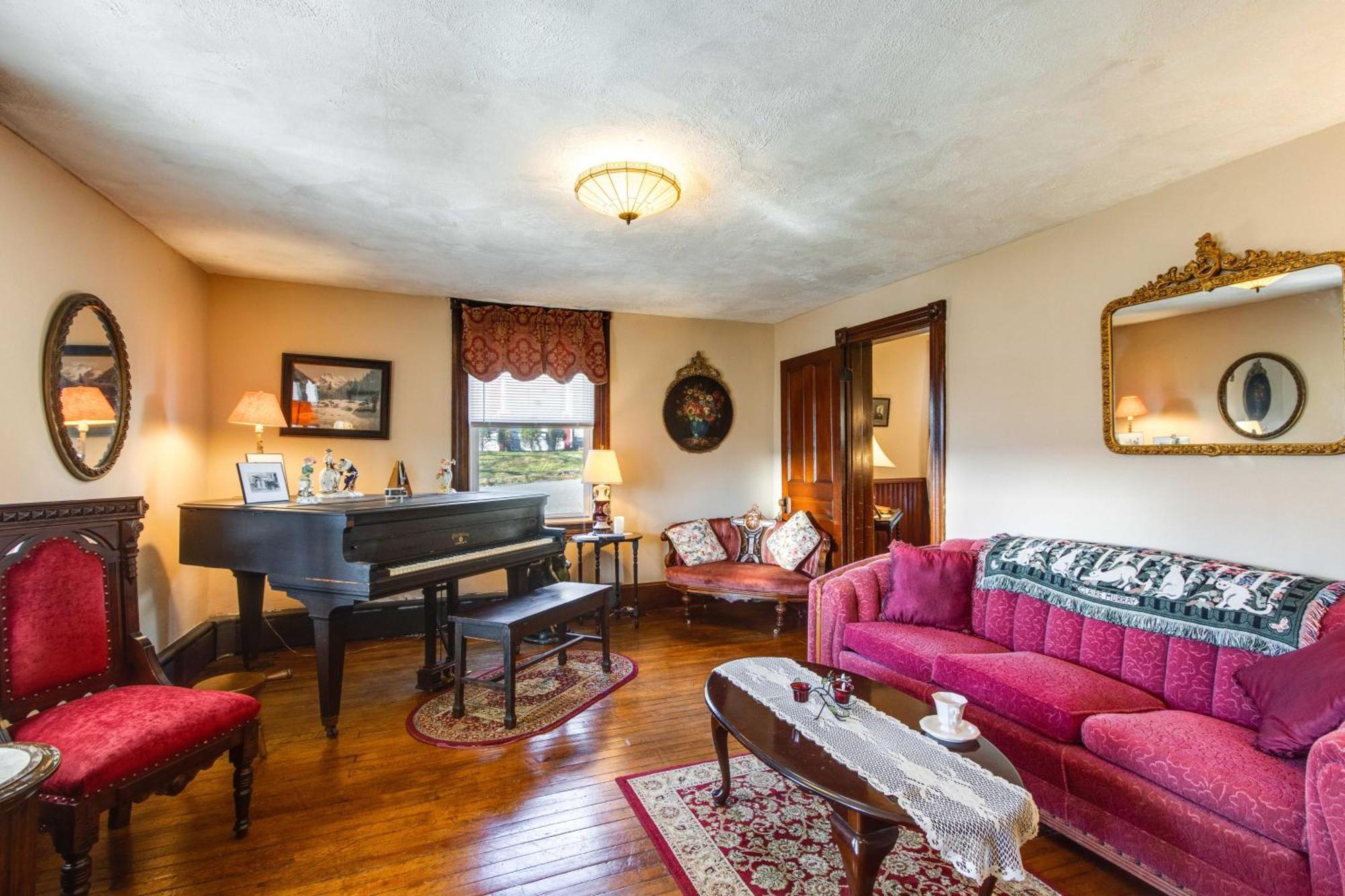 Victorian Home With Porch 6 Mi To Hickory Run Park! White Haven Exterior photo